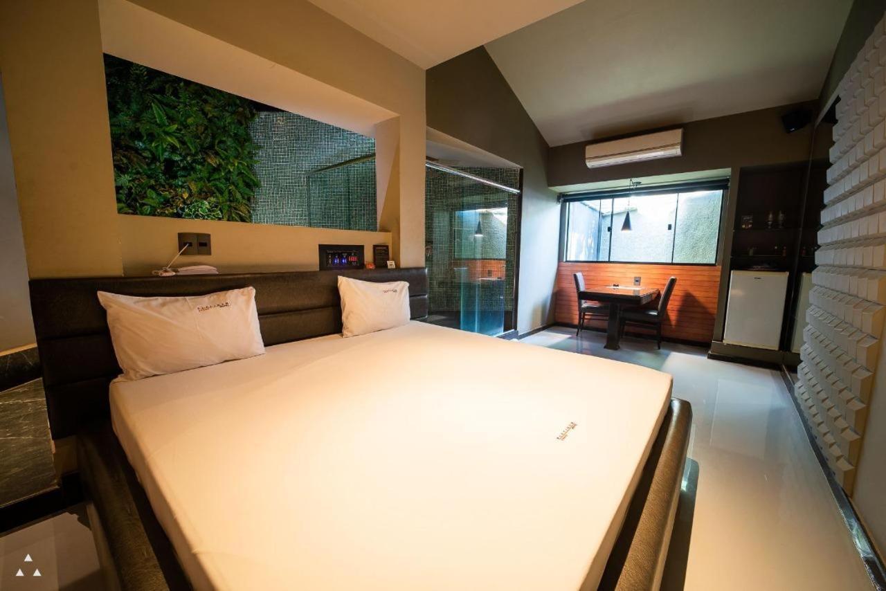 Motel Platinum Λοντρίνα Εξωτερικό φωτογραφία